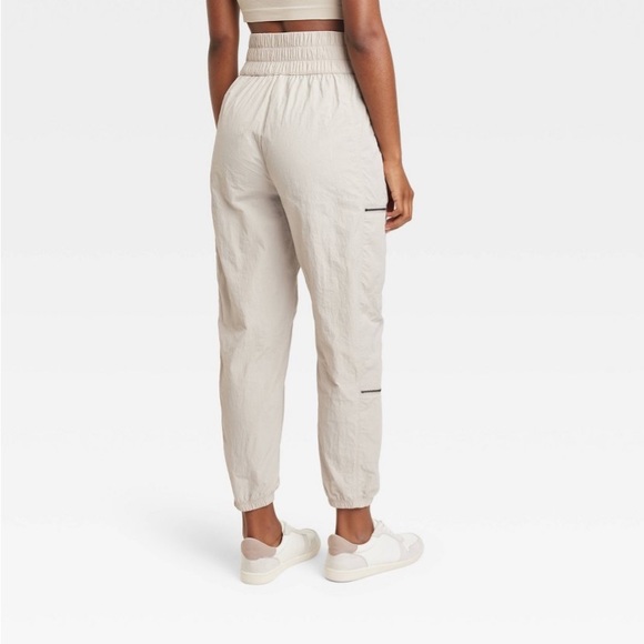 Women's High-Rise Cargo Joggers JoyLab NWT Tan - Picture 4 of 9